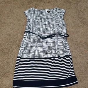 Sleeveless geometric pattern dress